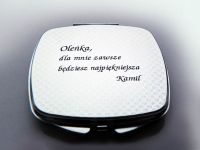 Grawer na puderniczce